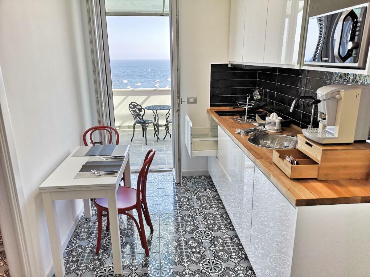 Calise Guest House Procida Exterior photo